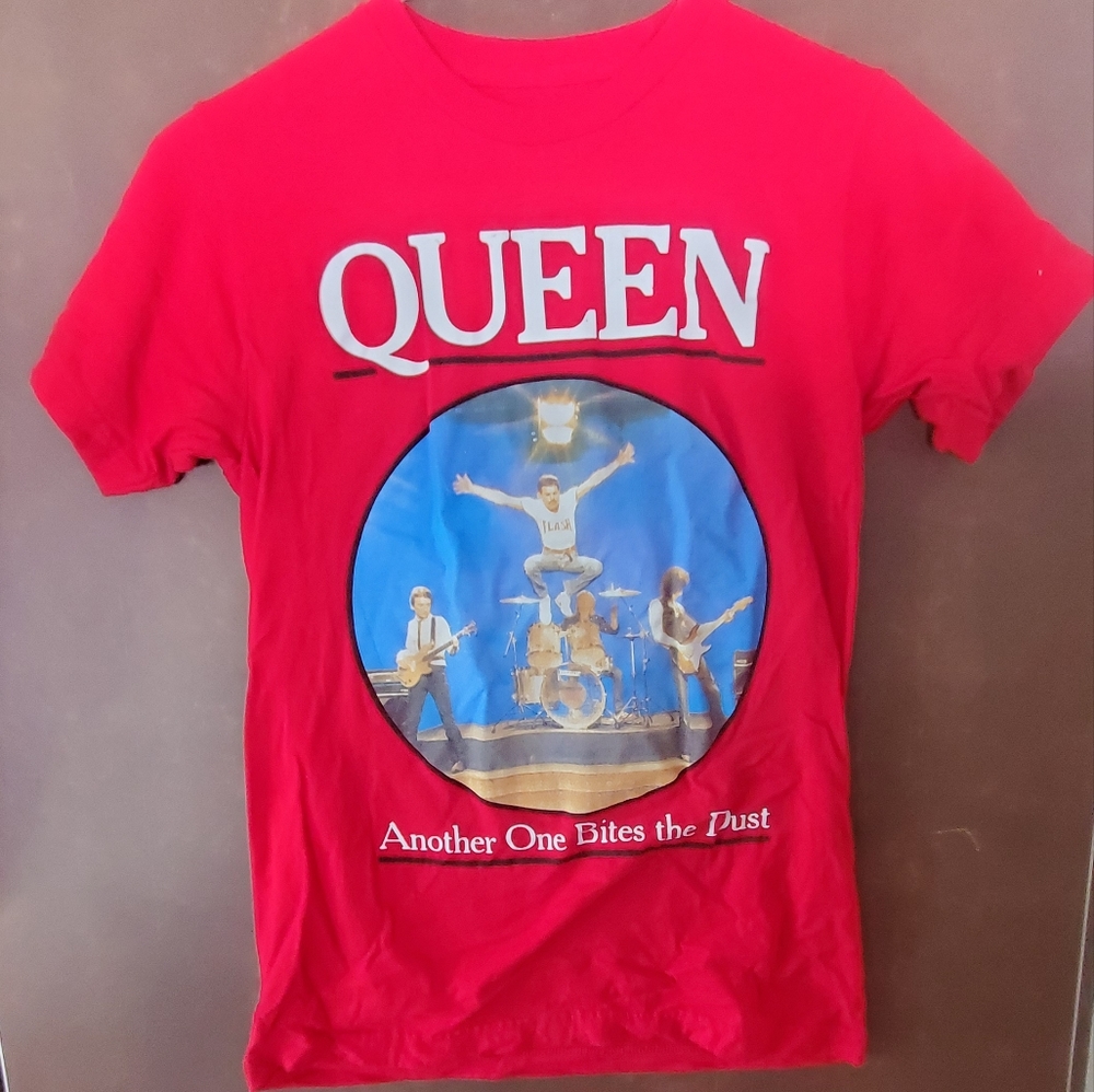 Queen another one bites the dust graphic rock shirt. Sz. Sm.